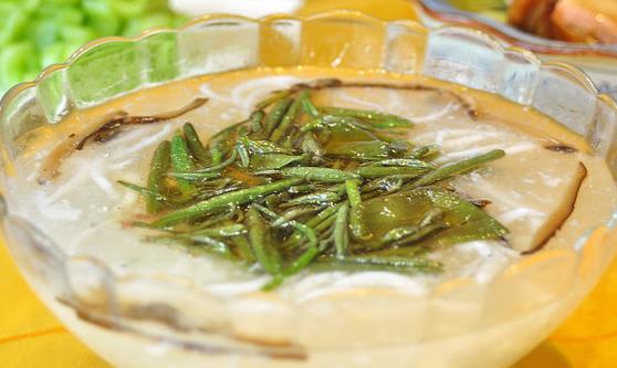 莼菜的營(yíng)養(yǎng)及藥用價(jià)值 莼菜的4種美味吃法