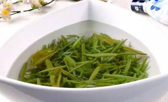 莼菜的營(yíng)養(yǎng)及藥用價(jià)值 莼菜的4種美味吃法