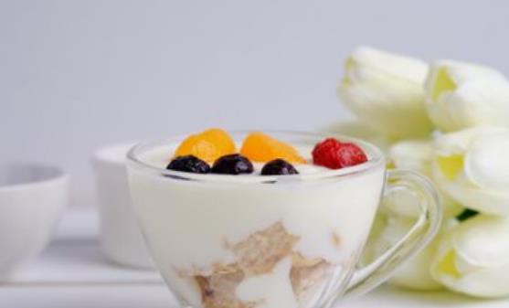 5種藍(lán)莓的吃法 藍(lán)莓配冰激凌清爽宜人解暑美容