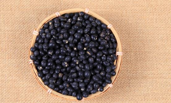 黑色食品對人體會有的作用 生活的黑色食品推薦