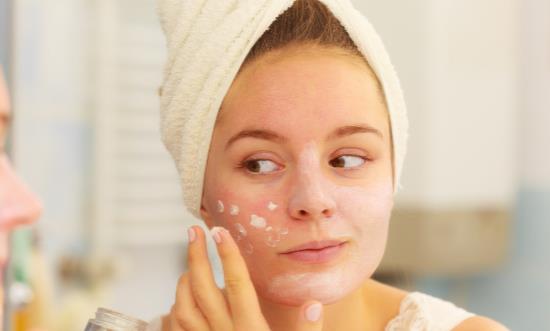 皮膚干燥缺水怎么辦 皮膚干燥缺水時急救補水方法