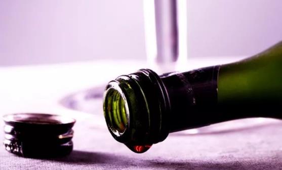 大酒傷肝傷害遠不止于此 飲酒的注意事項要牢記