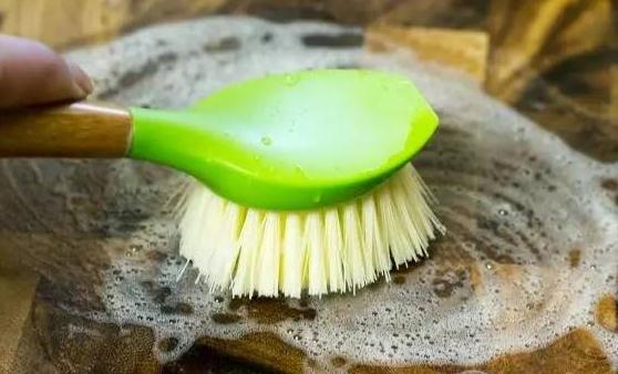 砧板的清理和保養(yǎng)方法 教您一招洗砧板簡單快速又干凈
