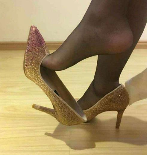 新鞋子磨腳怎么辦 緩解新鞋子磨腳的小訣竅