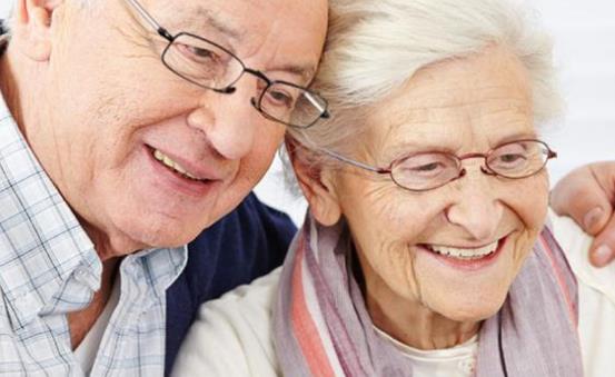 出現眼花就可配鏡不要拖延 戴老花鏡要謹記四個誤區