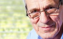 ?年齡和老花度數(shù)關系的規(guī)律 老人選配老花鏡的五大注意事項