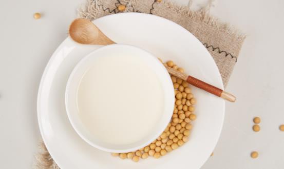 生活中絕對不能空腹吃的食物清單 空腹吃會危害身體健康