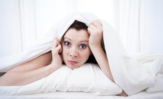 失眠會壓垮我們的身體 養好習慣睡好覺