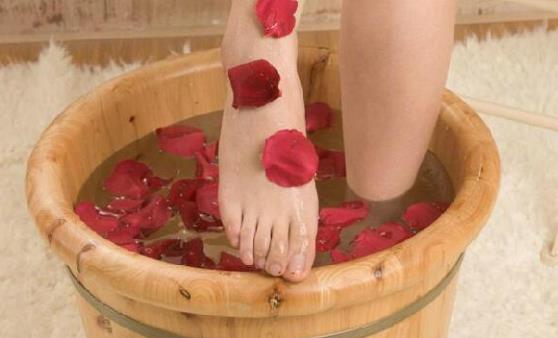 泡腳養生真的不是人人都適合 泡腳應遵循兩個原則