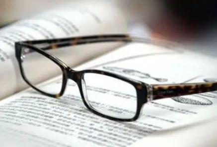 西安普瑞眼科醫院好嗎？戴眼鏡VS近視手術，四個對比讓你不糾結