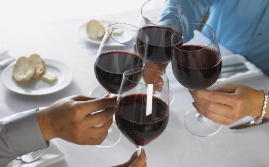 長期飲酒的危害導致營養不良 飲酒需要注意的準則