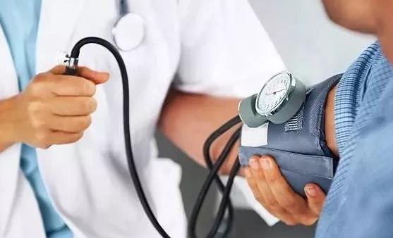 缺鉀會感到頭暈?zāi)垦H菀灼>? 缺鉀多吃7種食物補(bǔ)回來