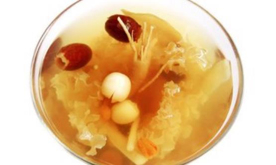 銀耳防止鈣流失促進生長發育 銀耳羹的做法