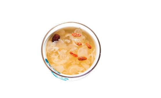 銀耳防止鈣流失促進生長發育 銀耳羹的做法