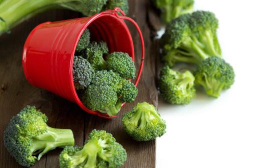 西蘭花被譽為蔬菜皇冠 西蘭花的功效與作用