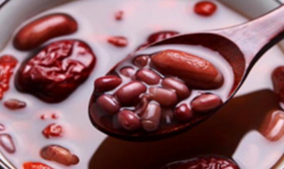 女性容易氣血不足手腳冰冷 推薦八種補氣血的食譜來調理