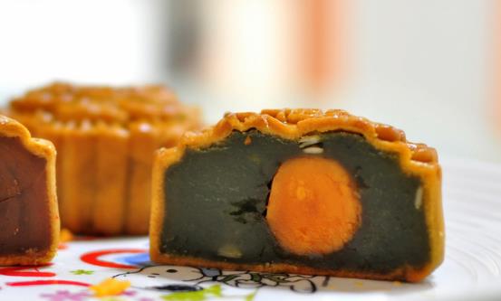 自制月餅健康美味又實(shí)惠 做法簡(jiǎn)單還充滿樂(lè)趣