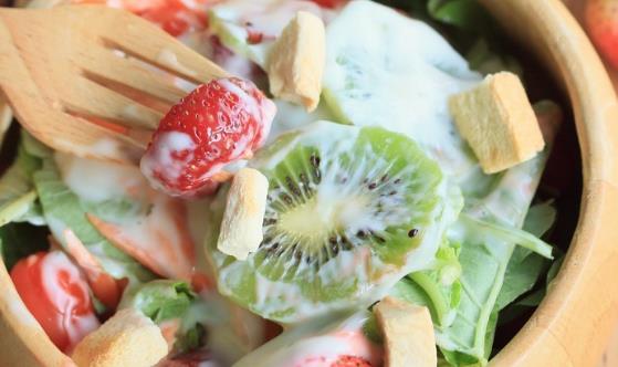 獼猴桃的美味吃法 獼猴桃去皮小竅門