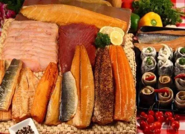 女人不想老太快,4類食物要少吃,3種美容抗衰老的食物可多吃