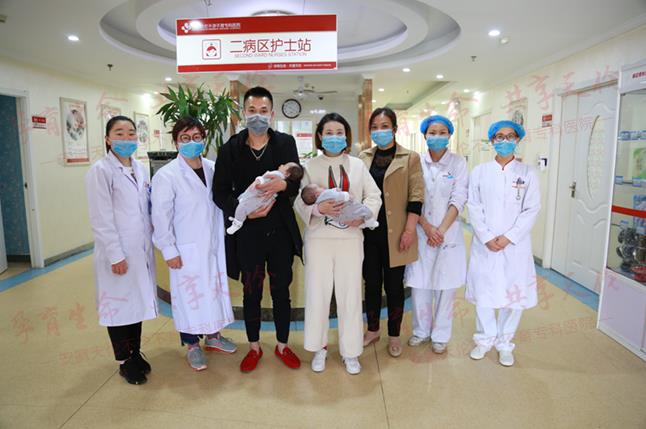 楊女士誕下龍鳳胎，在合肥安徽天倫醫院治療不孕