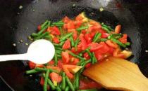 ?長期大量吃鹽影響健康 怎樣合理使用食用鹽呢？