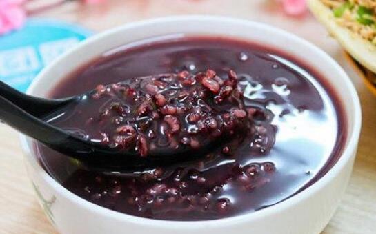 黑米粥有哪些功效與作用？黑米粥養胃嗎？怎么做養腎
