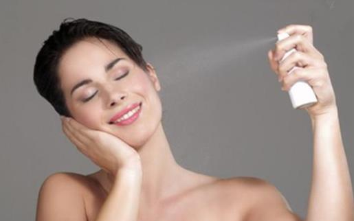 防曬噴霧涂臉上感覺火辣辣的 防曬噴霧為什么不能涂臉