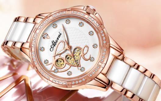 手表有水霧會自然干嗎 手表經常有水霧怎么解決