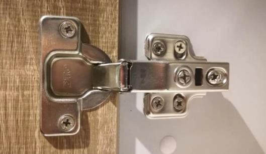 櫥柜門高低怎么調鉸鏈 櫥柜門板怎么選