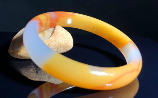 黃龍玉戴久了會有什么變化 黃龍玉如何保養