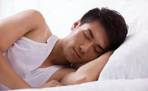 側(cè)臥可以預(yù)防打呼嚕嗎 長期右側(cè)睡有什么危害
