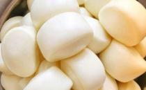 早餐不建議吃哪些食物，不吃早餐的危害：低血糖、胃炎、胃潰瘍