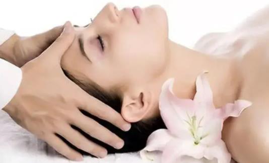 剛開(kāi)始做美容皮膚為什么黑了 多大年紀(jì)開(kāi)始做美容